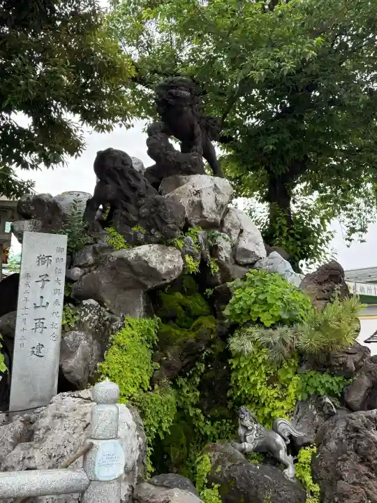 神田神社(神田明神)の{uncategorized: "未分類", other: "その他", undefined: "問題あり", building: "その他建物", grave: "お墓", sacred_gate: "鳥居", guardian: "狛犬", statue: "像", buddha: "仏像", history: "歴史", nature: "自然", garden: "庭園", animal: "動物", pagoda: "塔", temizu: "手水舎", mountain_gate: "山門・神門", sanctuary: "本殿・本堂", subordinate: "末社・摂社", art: "芸術", scenery: "景色", jizo: "地蔵", ema: "絵馬", goshuin: "御朱印", omikuji: "おみくじ", items: "授与品その他", amulet: "お守り", goshuincho: "御朱印帳", eats: "食事", festival: "お祭り", votive_dance: "神楽", shichigosan: "七五三参", wedding: "結婚式", experience: "体験その他", initially: "初詣", around: "周辺", anti_infection: "感染症対策"}