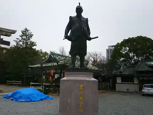 豊國神社の像