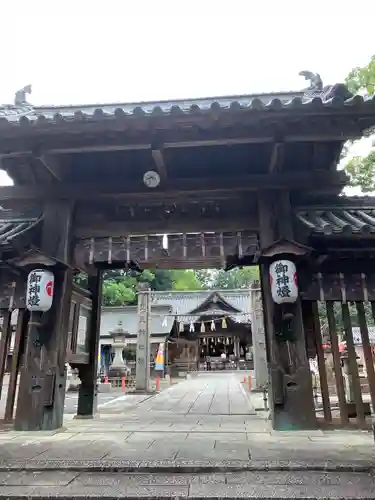 冠纓神社の山門・神門