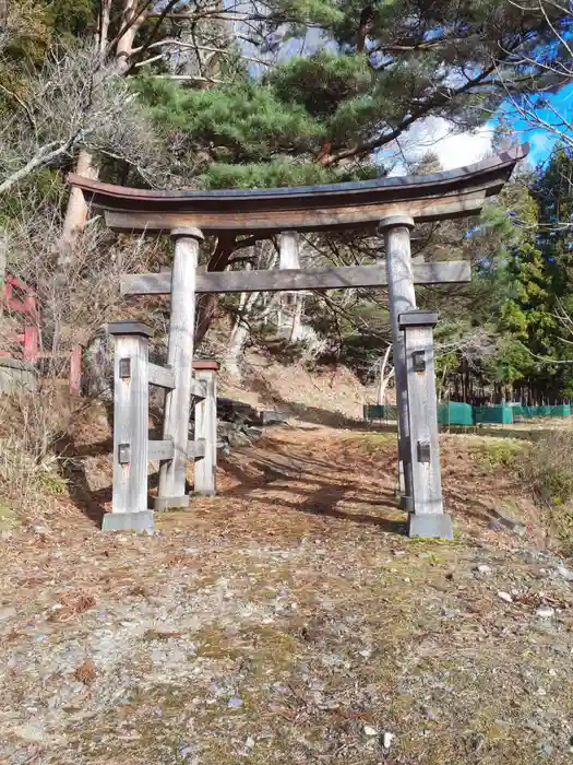 石上神社の鳥居