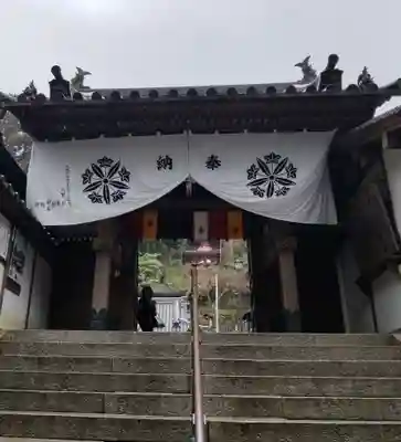 宝山寺の山門・神門