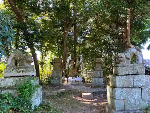 揖夜神社の狛犬