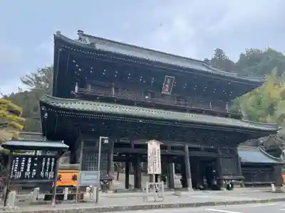 久遠寺の山門・神門