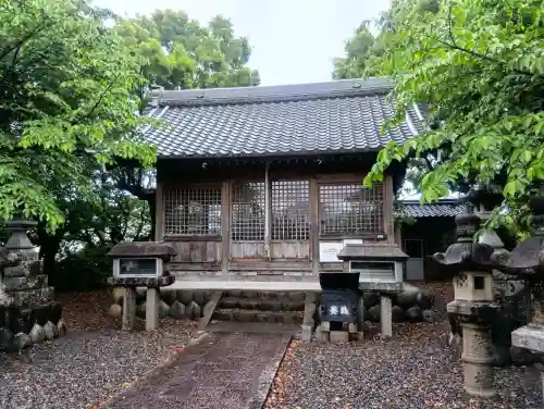 白山神社の{uncategorized: "未分類", other: "その他", undefined: "問題あり", building: "その他建物", grave: "お墓", sacred_gate: "鳥居", guardian: "狛犬", statue: "像", buddha: "仏像", history: "歴史", nature: "自然", garden: "庭園", animal: "動物", pagoda: "塔", temizu: "手水舎", mountain_gate: "山門・神門", sanctuary: "本殿・本堂", subordinate: "末社・摂社", art: "芸術", scenery: "景色", jizo: "地蔵", ema: "絵馬", goshuin: "御朱印", omikuji: "おみくじ", items: "授与品その他", amulet: "お守り", goshuincho: "御朱印帳", eats: "食事", festival: "お祭り", votive_dance: "神楽", shichigosan: "七五三参", wedding: "結婚式", experience: "体験その他", initially: "初詣", around: "周辺", anti_infection: "感染症対策"}