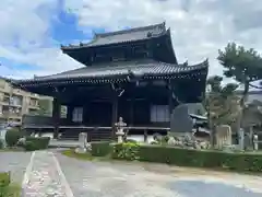 満願寺の本殿