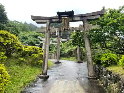 出世稲荷神社の鳥居