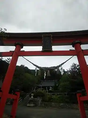 石母田　三吉神社の鳥居