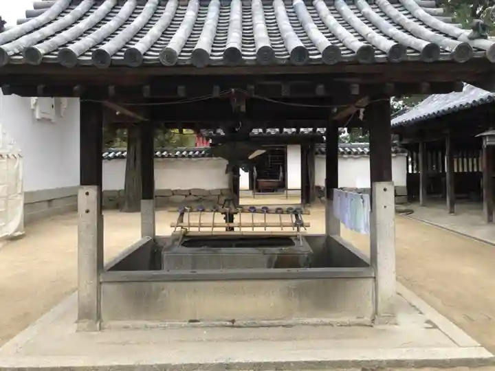 白鳥神社の手水舎