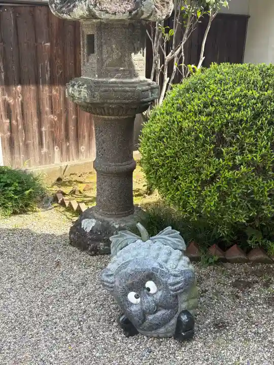 白國神社の{uncategorized: "未分類", other: "その他", undefined: "問題あり", building: "その他建物", grave: "お墓", sacred_gate: "鳥居", guardian: "狛犬", statue: "像", buddha: "仏像", history: "歴史", nature: "自然", garden: "庭園", animal: "動物", pagoda: "塔", temizu: "手水舎", mountain_gate: "山門・神門", sanctuary: "本殿・本堂", subordinate: "末社・摂社", art: "芸術", scenery: "景色", jizo: "地蔵", ema: "絵馬", goshuin: "御朱印", omikuji: "おみくじ", items: "授与品その他", amulet: "お守り", goshuincho: "御朱印帳", eats: "食事", festival: "お祭り", votive_dance: "神楽", shichigosan: "七五三参", wedding: "結婚式", experience: "体験その他", initially: "初詣", around: "周辺", anti_infection: "感染症対策"}