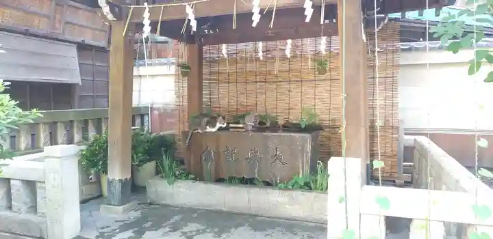 小野照崎神社の手水舎