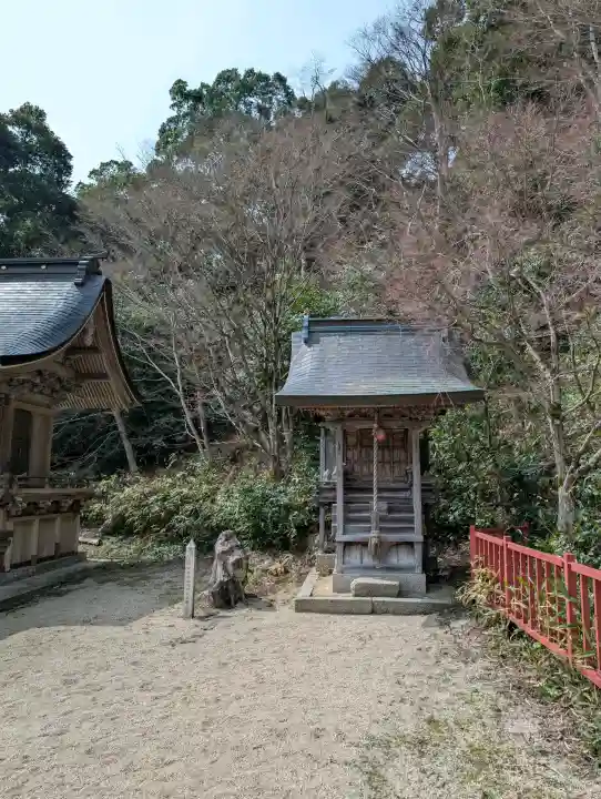 山王宮日吉神社の{uncategorized: "未分類", other: "その他", undefined: "問題あり", building: "その他建物", grave: "お墓", sacred_gate: "鳥居", guardian: "狛犬", statue: "像", buddha: "仏像", history: "歴史", nature: "自然", garden: "庭園", animal: "動物", pagoda: "塔", temizu: "手水舎", mountain_gate: "山門・神門", sanctuary: "本殿・本堂", subordinate: "末社・摂社", art: "芸術", scenery: "景色", jizo: "地蔵", ema: "絵馬", goshuin: "御朱印", omikuji: "おみくじ", items: "授与品その他", amulet: "お守り", goshuincho: "御朱印帳", eats: "食事", festival: "お祭り", votive_dance: "神楽", shichigosan: "七五三参", wedding: "結婚式", experience: "体験その他", initially: "初詣", around: "周辺", anti_infection: "感染症対策"}