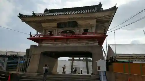 西大寺の山門