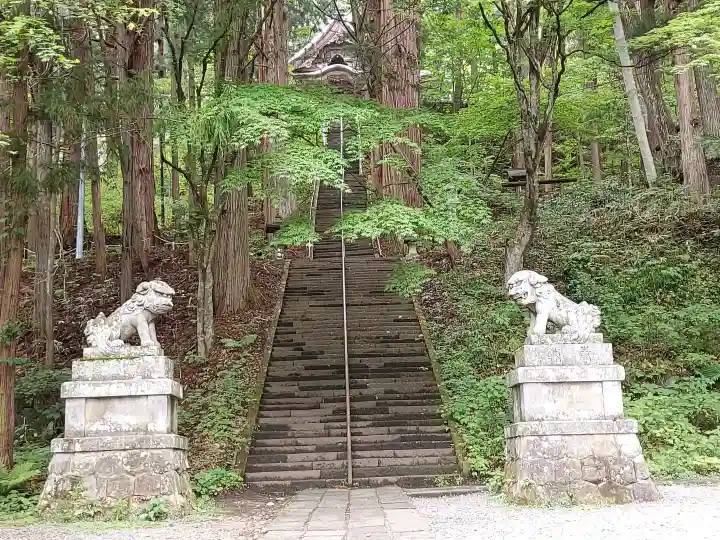 戸隠神社宝光社の{uncategorized: "未分類", other: "その他", undefined: "問題あり", building: "その他建物", grave: "お墓", sacred_gate: "鳥居", guardian: "狛犬", statue: "像", buddha: "仏像", history: "歴史", nature: "自然", garden: "庭園", animal: "動物", pagoda: "塔", temizu: "手水舎", mountain_gate: "山門・神門", sanctuary: "本殿・本堂", subordinate: "末社・摂社", art: "芸術", scenery: "景色", jizo: "地蔵", ema: "絵馬", goshuin: "御朱印", omikuji: "おみくじ", items: "授与品その他", amulet: "お守り", goshuincho: "御朱印帳", eats: "食事", festival: "お祭り", votive_dance: "神楽", shichigosan: "七五三参", wedding: "結婚式", experience: "体験その他", initially: "初詣", around: "周辺", anti_infection: "感染症対策"}