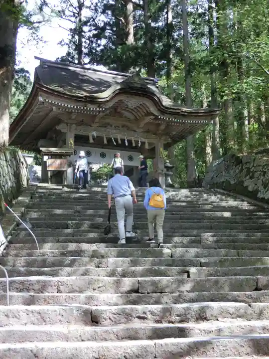 大神山神社奥宮の山門・神門