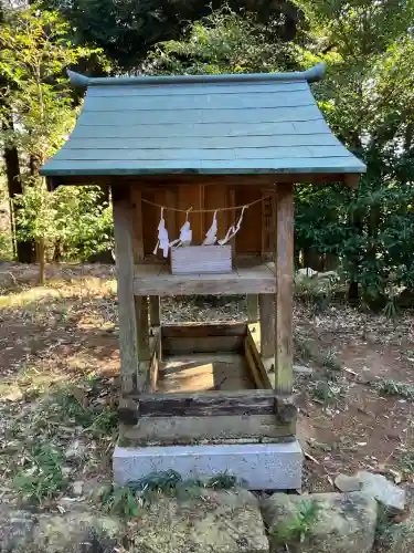 雨引千勝神社の{uncategorized: "未分類", other: "その他", undefined: "問題あり", building: "その他建物", grave: "お墓", sacred_gate: "鳥居", guardian: "狛犬", statue: "像", buddha: "仏像", history: "歴史", nature: "自然", garden: "庭園", animal: "動物", pagoda: "塔", temizu: "手水舎", mountain_gate: "山門・神門", sanctuary: "本殿・本堂", subordinate: "末社・摂社", art: "芸術", scenery: "景色", jizo: "地蔵", ema: "絵馬", goshuin: "御朱印", omikuji: "おみくじ", items: "授与品その他", amulet: "お守り", goshuincho: "御朱印帳", eats: "食事", festival: "お祭り", votive_dance: "神楽", shichigosan: "七五三参", wedding: "結婚式", experience: "体験その他", initially: "初詣", around: "周辺", anti_infection: "感染症対策"}