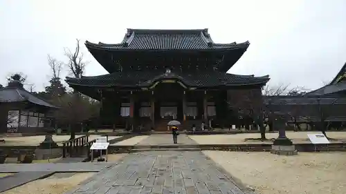 本山専修寺の本殿・本堂