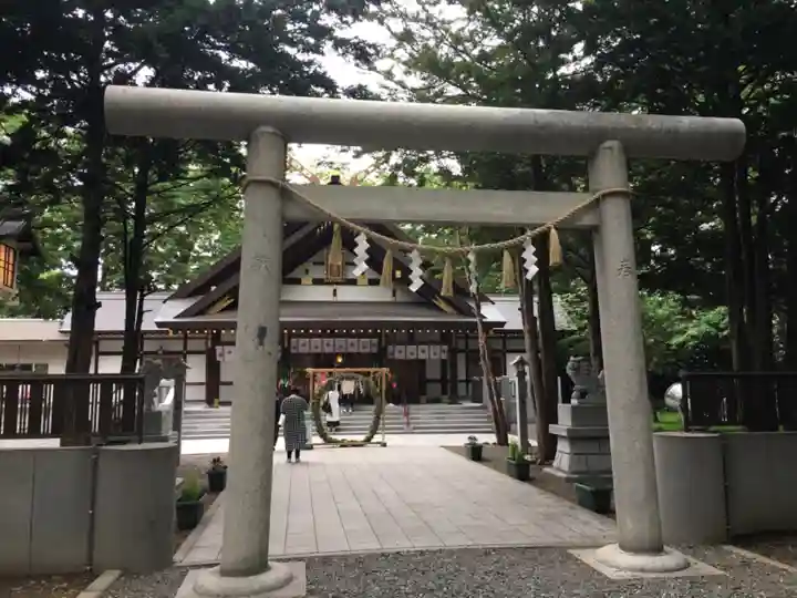 新琴似神社の鳥居
