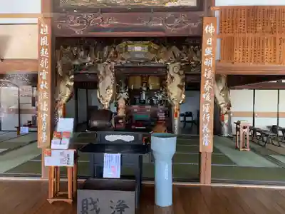 明鏡山龍雲寺の本殿・本堂