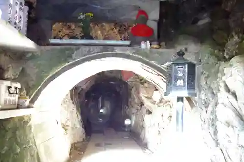 薬王院福徳弁財天洞のその他建物