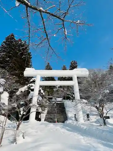 土津神社｜こどもと出世の神さまの鳥居