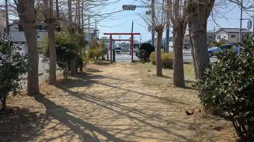 御霊稲荷神社の庭園