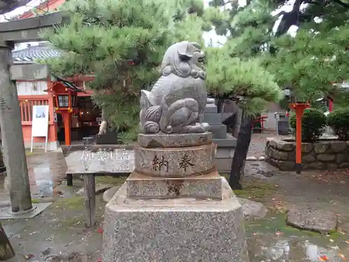 湊稲荷神社の狛犬