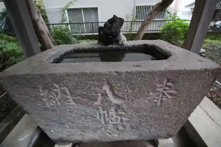 前沢八幡神社の手水舎