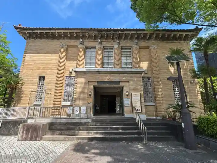 東京都慰霊堂の{uncategorized: "未分類", other: "その他", undefined: "問題あり", building: "その他建物", grave: "お墓", sacred_gate: "鳥居", guardian: "狛犬", statue: "像", buddha: "仏像", history: "歴史", nature: "自然", garden: "庭園", animal: "動物", pagoda: "塔", temizu: "手水舎", mountain_gate: "山門・神門", sanctuary: "本殿・本堂", subordinate: "末社・摂社", art: "芸術", scenery: "景色", jizo: "地蔵", ema: "絵馬", goshuin: "御朱印", omikuji: "おみくじ", items: "授与品その他", amulet: "お守り", goshuincho: "御朱印帳", eats: "食事", festival: "お祭り", votive_dance: "神楽", shichigosan: "七五三参", wedding: "結婚式", experience: "体験その他", initially: "初詣", around: "周辺", anti_infection: "感染症対策"}
