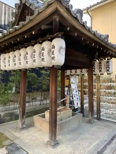 両足院の手水舎