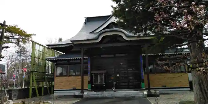 真言寺の本殿・本堂