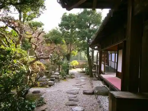 新薬師寺の庭園