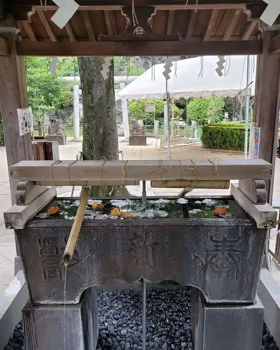 鳩森八幡神社の手水舎