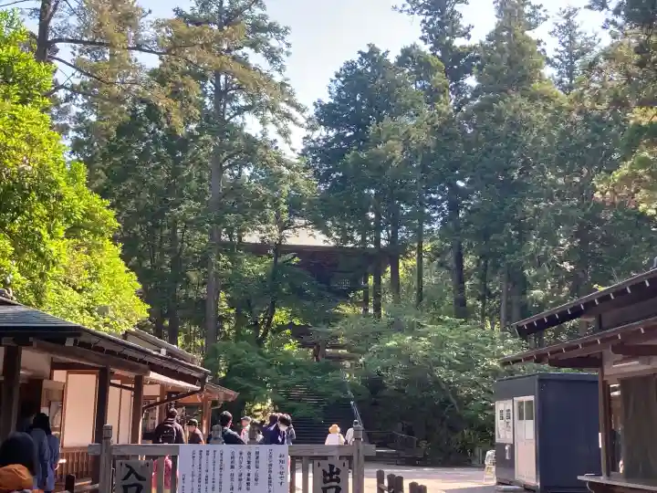 円覚寺の{uncategorized: "未分類", other: "その他", undefined: "問題あり", building: "その他建物", grave: "お墓", sacred_gate: "鳥居", guardian: "狛犬", statue: "像", buddha: "仏像", history: "歴史", nature: "自然", garden: "庭園", animal: "動物", pagoda: "塔", temizu: "手水舎", mountain_gate: "山門・神門", sanctuary: "本殿・本堂", subordinate: "末社・摂社", art: "芸術", scenery: "景色", jizo: "地蔵", ema: "絵馬", goshuin: "御朱印", omikuji: "おみくじ", items: "授与品その他", amulet: "お守り", goshuincho: "御朱印帳", eats: "食事", festival: "お祭り", votive_dance: "神楽", shichigosan: "七五三参", wedding: "結婚式", experience: "体験その他", initially: "初詣", around: "周辺", anti_infection: "感染症対策"}