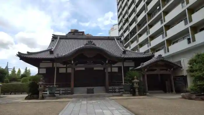 長泉寺の本殿