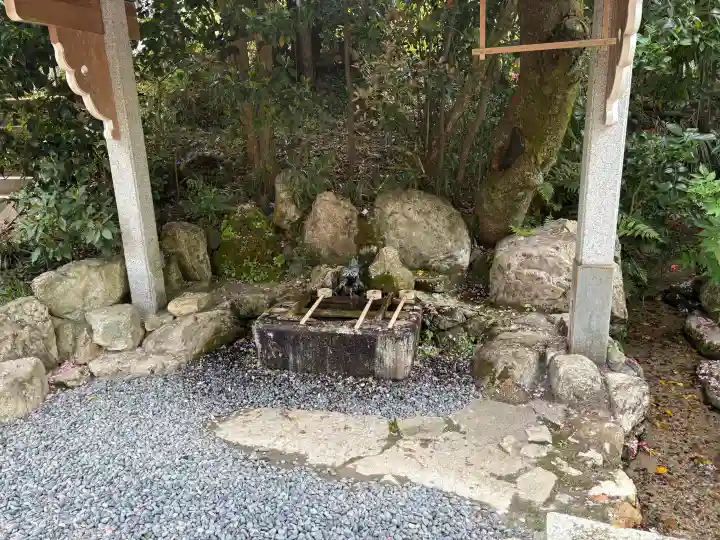 律院の{uncategorized: "未分類", other: "その他", undefined: "問題あり", building: "その他建物", grave: "お墓", sacred_gate: "鳥居", guardian: "狛犬", statue: "像", buddha: "仏像", history: "歴史", nature: "自然", garden: "庭園", animal: "動物", pagoda: "塔", temizu: "手水舎", mountain_gate: "山門・神門", sanctuary: "本殿・本堂", subordinate: "末社・摂社", art: "芸術", scenery: "景色", jizo: "地蔵", ema: "絵馬", goshuin: "御朱印", omikuji: "おみくじ", items: "授与品その他", amulet: "お守り", goshuincho: "御朱印帳", eats: "食事", festival: "お祭り", votive_dance: "神楽", shichigosan: "七五三参", wedding: "結婚式", experience: "体験その他", initially: "初詣", around: "周辺", anti_infection: "感染症対策"}