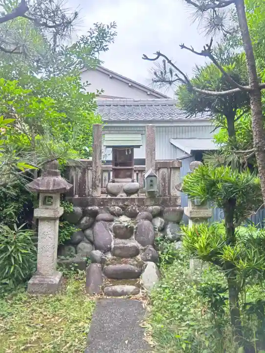 片田神社の{uncategorized: "未分類", other: "その他", undefined: "問題あり", building: "その他建物", grave: "お墓", sacred_gate: "鳥居", guardian: "狛犬", statue: "像", buddha: "仏像", history: "歴史", nature: "自然", garden: "庭園", animal: "動物", pagoda: "塔", temizu: "手水舎", mountain_gate: "山門・神門", sanctuary: "本殿・本堂", subordinate: "末社・摂社", art: "芸術", scenery: "景色", jizo: "地蔵", ema: "絵馬", goshuin: "御朱印", omikuji: "おみくじ", items: "授与品その他", amulet: "お守り", goshuincho: "御朱印帳", eats: "食事", festival: "お祭り", votive_dance: "神楽", shichigosan: "七五三参", wedding: "結婚式", experience: "体験その他", initially: "初詣", around: "周辺", anti_infection: "感染症対策"}
