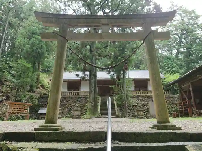 八幡神社の鳥居