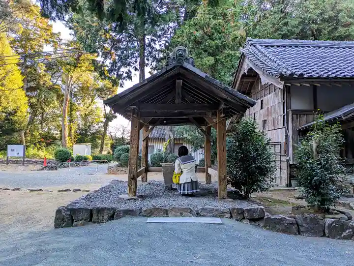 進雄神社の手水舎