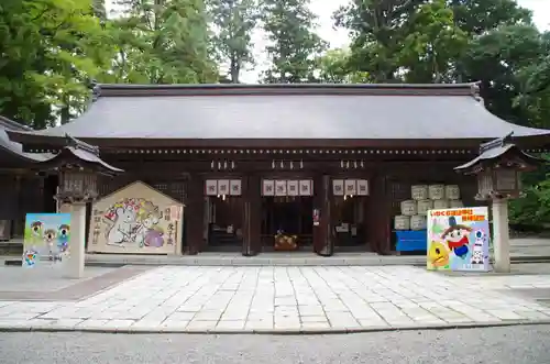 雄山神社前立社壇の本殿