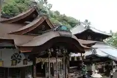 宝山寺の本殿