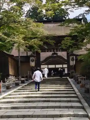 高野山金剛峯寺の山門・神門
