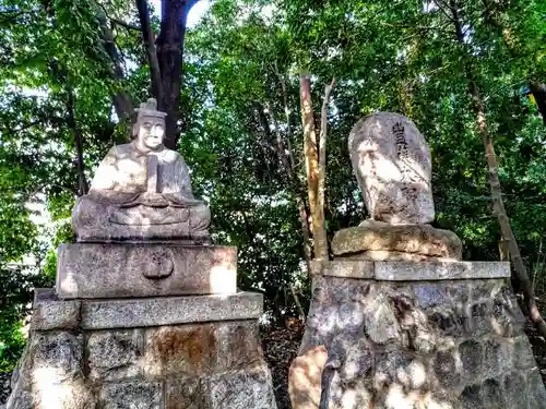 豊藤稲荷神社の像