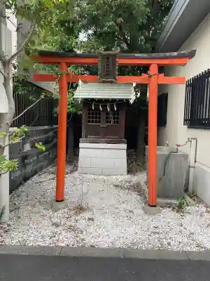 幸久稲荷神社(御穂鹿嶋神社境外社)の{uncategorized: "未分類", other: "その他", undefined: "問題あり", building: "その他建物", grave: "お墓", sacred_gate: "鳥居", guardian: "狛犬", statue: "像", buddha: "仏像", history: "歴史", nature: "自然", garden: "庭園", animal: "動物", pagoda: "塔", temizu: "手水舎", mountain_gate: "山門・神門", sanctuary: "本殿・本堂", subordinate: "末社・摂社", art: "芸術", scenery: "景色", jizo: "地蔵", ema: "絵馬", goshuin: "御朱印", omikuji: "おみくじ", items: "授与品その他", amulet: "お守り", goshuincho: "御朱印帳", eats: "食事", festival: "お祭り", votive_dance: "神楽", shichigosan: "七五三参", wedding: "結婚式", experience: "体験その他", initially: "初詣", around: "周辺", anti_infection: "感染症対策"}