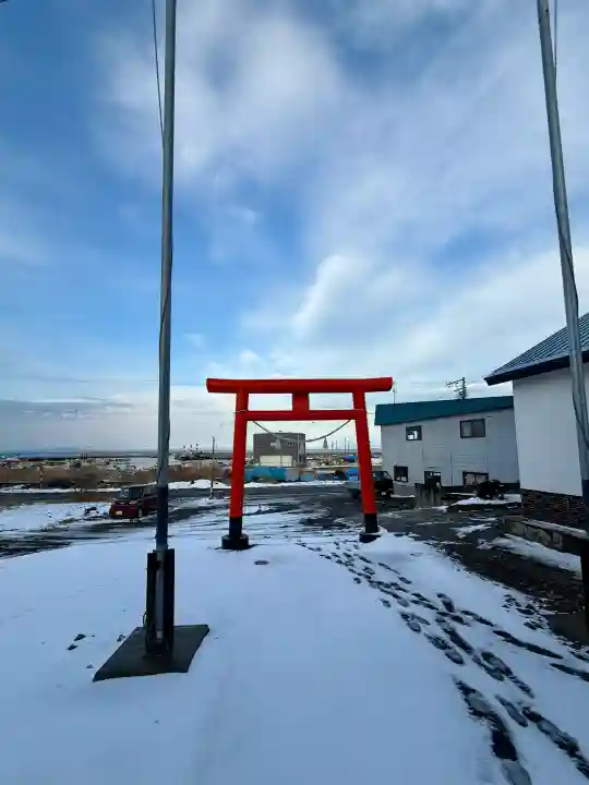 東野浜神社の{uncategorized: "未分類", other: "その他", undefined: "問題あり", building: "その他建物", grave: "お墓", sacred_gate: "鳥居", guardian: "狛犬", statue: "像", buddha: "仏像", history: "歴史", nature: "自然", garden: "庭園", animal: "動物", pagoda: "塔", temizu: "手水舎", mountain_gate: "山門・神門", sanctuary: "本殿・本堂", subordinate: "末社・摂社", art: "芸術", scenery: "景色", jizo: "地蔵", ema: "絵馬", goshuin: "御朱印", omikuji: "おみくじ", items: "授与品その他", amulet: "お守り", goshuincho: "御朱印帳", eats: "食事", festival: "お祭り", votive_dance: "神楽", shichigosan: "七五三参", wedding: "結婚式", experience: "体験その他", initially: "初詣", around: "周辺", anti_infection: "感染症対策"}