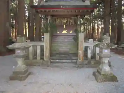 北口本宮冨士浅間神社の末社・摂社