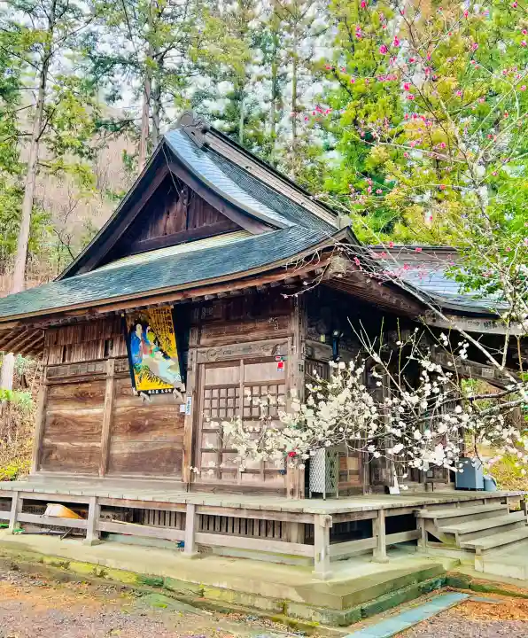 真福寺の{uncategorized: "未分類", other: "その他", undefined: "問題あり", building: "その他建物", grave: "お墓", sacred_gate: "鳥居", guardian: "狛犬", statue: "像", buddha: "仏像", history: "歴史", nature: "自然", garden: "庭園", animal: "動物", pagoda: "塔", temizu: "手水舎", mountain_gate: "山門・神門", sanctuary: "本殿・本堂", subordinate: "末社・摂社", art: "芸術", scenery: "景色", jizo: "地蔵", ema: "絵馬", goshuin: "御朱印", omikuji: "おみくじ", items: "授与品その他", amulet: "お守り", goshuincho: "御朱印帳", eats: "食事", festival: "お祭り", votive_dance: "神楽", shichigosan: "七五三参", wedding: "結婚式", experience: "体験その他", initially: "初詣", around: "周辺", anti_infection: "感染症対策"}