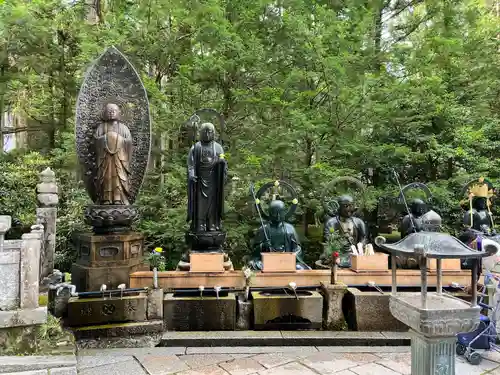 高野山金剛峯寺奥の院(和歌山県)