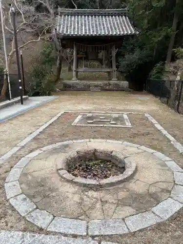 神童寺の{uncategorized: "未分類", other: "その他", undefined: "問題あり", building: "その他建物", grave: "お墓", sacred_gate: "鳥居", guardian: "狛犬", statue: "像", buddha: "仏像", history: "歴史", nature: "自然", garden: "庭園", animal: "動物", pagoda: "塔", temizu: "手水舎", mountain_gate: "山門・神門", sanctuary: "本殿・本堂", subordinate: "末社・摂社", art: "芸術", scenery: "景色", jizo: "地蔵", ema: "絵馬", goshuin: "御朱印", omikuji: "おみくじ", items: "授与品その他", amulet: "お守り", goshuincho: "御朱印帳", eats: "食事", festival: "お祭り", votive_dance: "神楽", shichigosan: "七五三参", wedding: "結婚式", experience: "体験その他", initially: "初詣", around: "周辺", anti_infection: "感染症対策"}