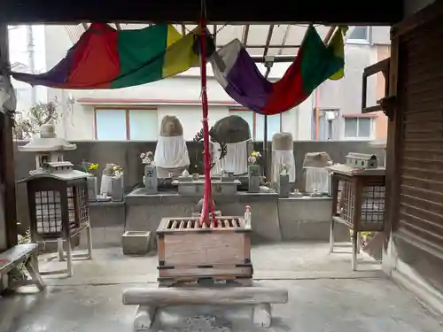 源内塚(薬師堂)(滋賀県)