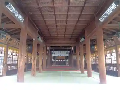 尾張大國霊神社(国府宮)の{uncategorized: "未分類", other: "その他", undefined: "問題あり", building: "その他建物", grave: "お墓", sacred_gate: "鳥居", guardian: "狛犬", statue: "像", buddha: "仏像", history: "歴史", nature: "自然", garden: "庭園", animal: "動物", pagoda: "塔", temizu: "手水舎", mountain_gate: "山門・神門", sanctuary: "本殿・本堂", subordinate: "末社・摂社", art: "芸術", scenery: "景色", jizo: "地蔵", ema: "絵馬", goshuin: "御朱印", omikuji: "おみくじ", items: "授与品その他", amulet: "お守り", goshuincho: "御朱印帳", eats: "食事", festival: "お祭り", votive_dance: "神楽", shichigosan: "七五三参", wedding: "結婚式", experience: "体験その他", initially: "初詣", around: "周辺", anti_infection: "感染症対策"}